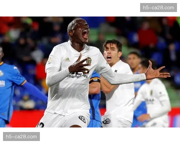 奥萨苏纳主场迎战皇马!黑马能否掀翻银河战舰? 奥萨苏纳主场迎战皇马!黑马能否掀翻银河战舰?