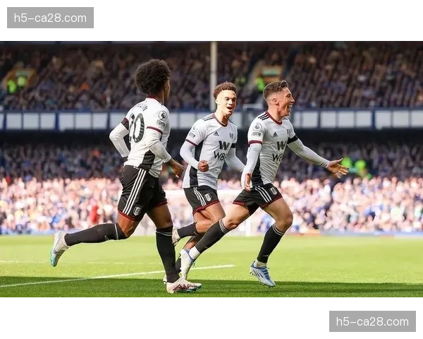 布莱顿与富勒姆互交白卷，比赛过程凸显双方防守纪律性