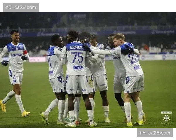 《队报》前瞻：欧塞尔对阵洛里昂，防守纪律性更强的一方将占据优势